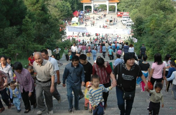 正规配资炒股官网 国庆中秋假期前四日，怀集共接待游客11.36万人次